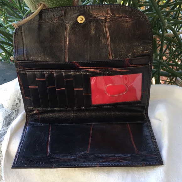 ❌Sold❌Dooney & Bourke Croc Wallet - Picture 4 of 7